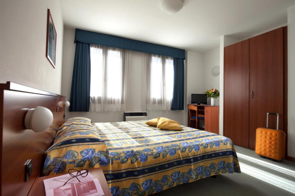 Hotel Naonis Cordenons Exteriör bild