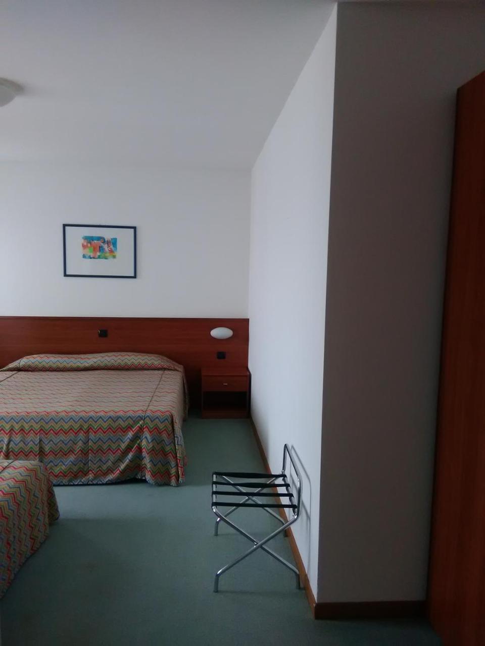 Hotel Naonis Cordenons Exteriör bild