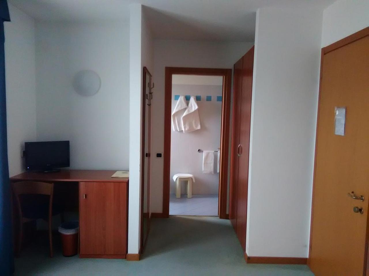 Hotel Naonis Cordenons Exteriör bild